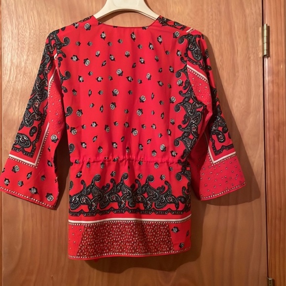 Venus Bandana Red Blue 3/4 Sleeve Top - Picture 3 of 4